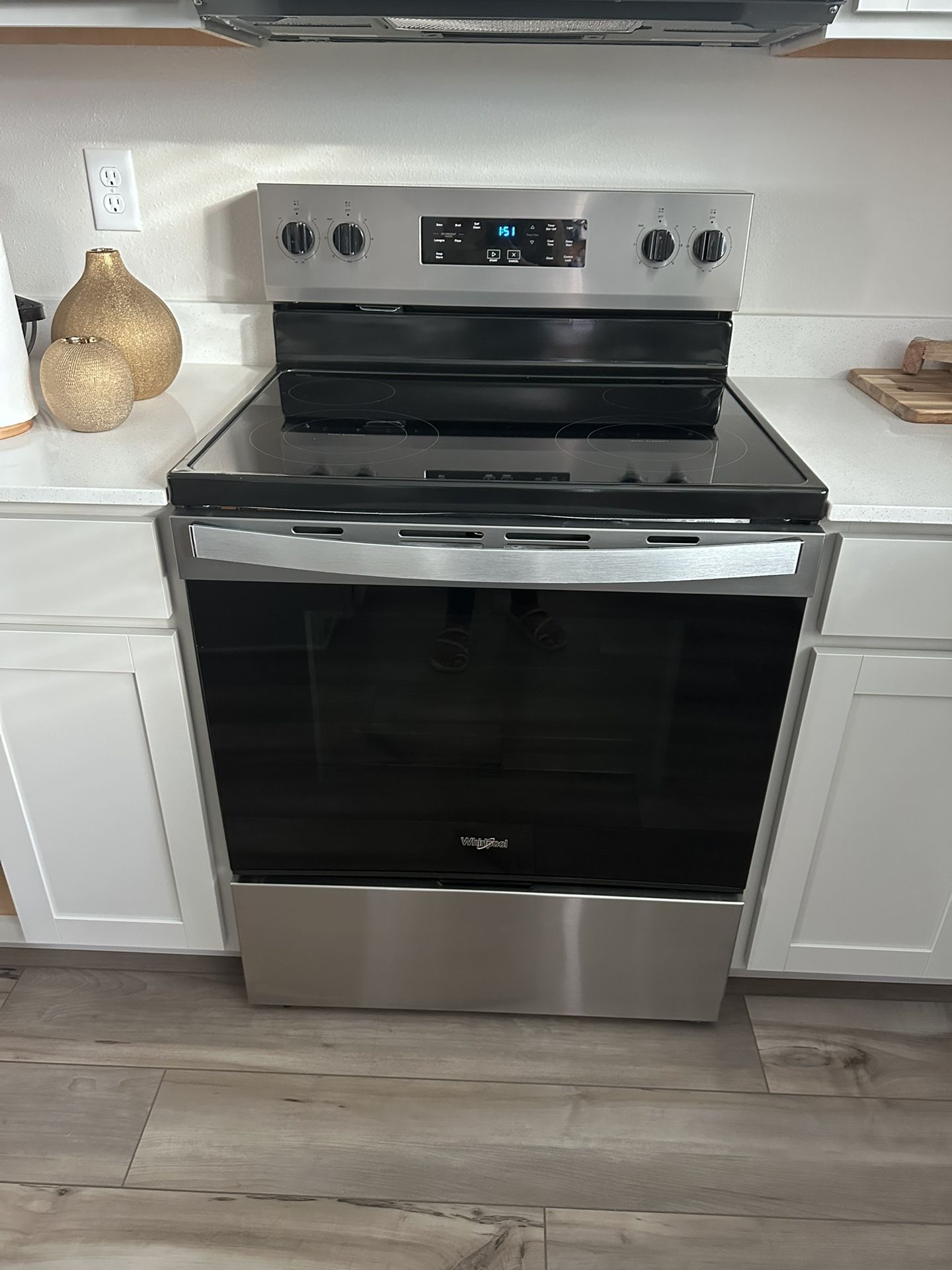 Whirlpool electric range 4 burner