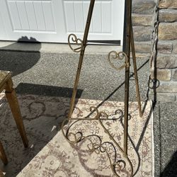 Vintage Gold Heart Easel 