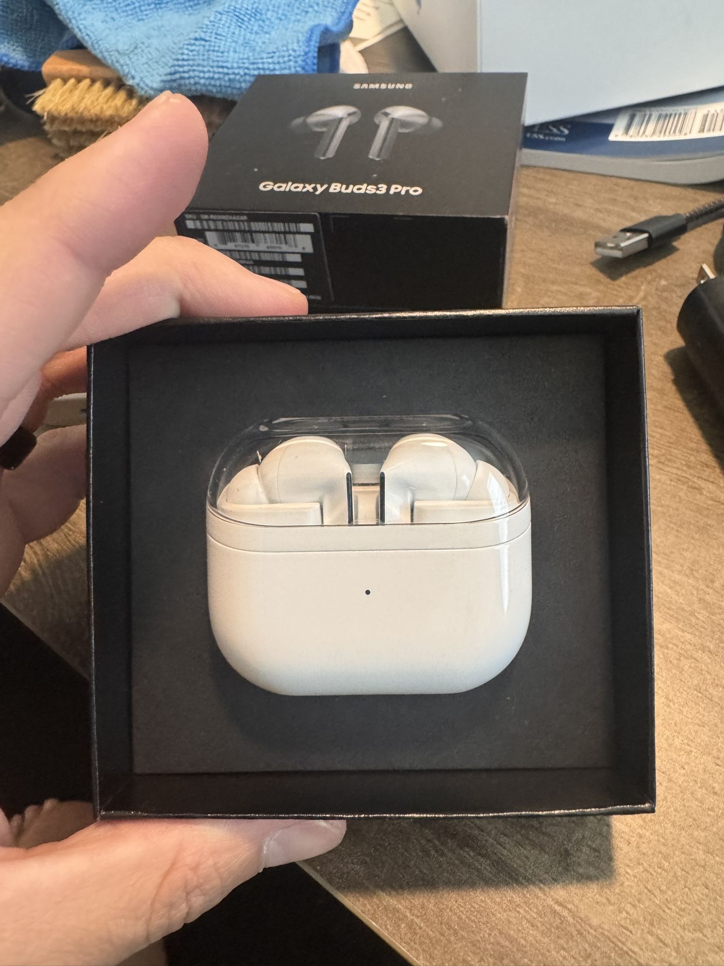***Galaxy buds 3 pro white** Bluetooth headphones