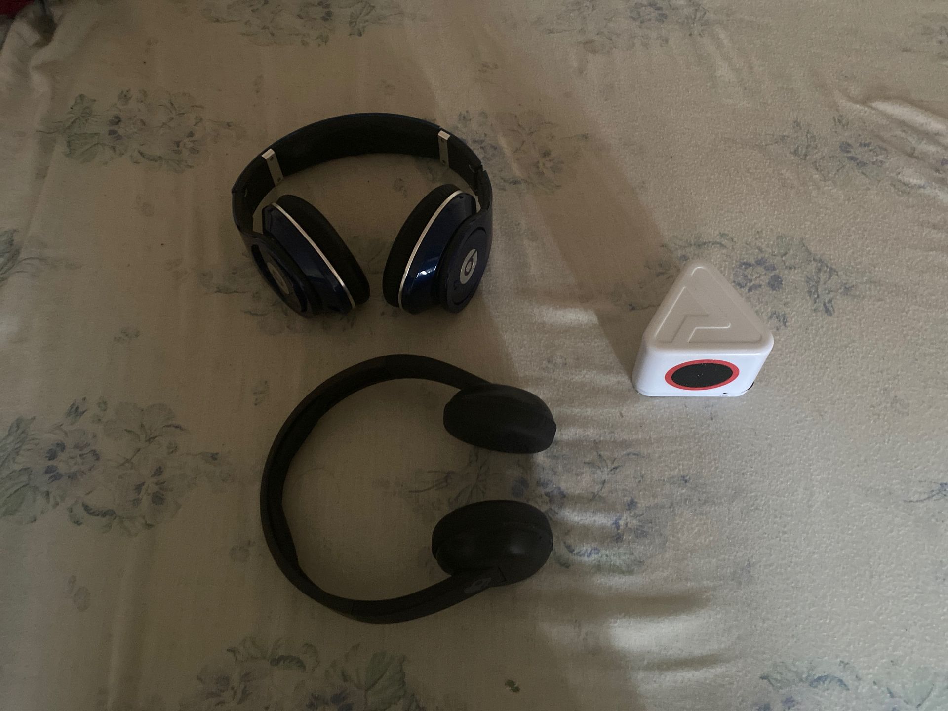 Speaker and headphones