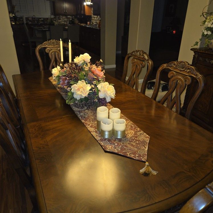 Table 6 Chairs And Buffet 