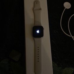 Apple Watch Series 8