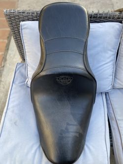 original Harley Davidson USA motorcycle Seat Dyna FXD