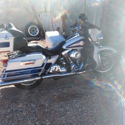 Harley Davidson Ulra Classic Tour Bike& Trailer