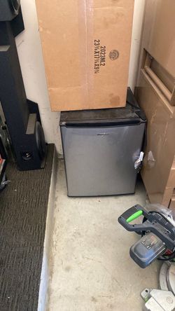 Whirlpool mini frdgerator