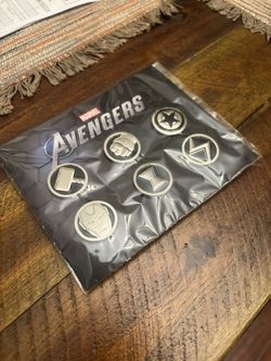 Avengers Pin Set