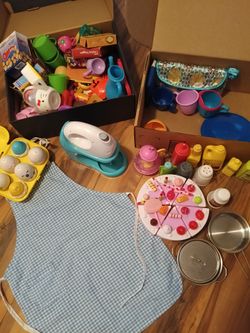 Kids kitchen toys.