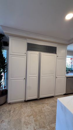 Sub-Zero Model 532 – 48” Built-In Refrigerator/Freezer white wood panel