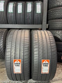 (2) 255/40/20 Michelin
