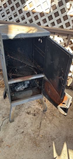 Brinkmann Vertical Charcoal Smoker