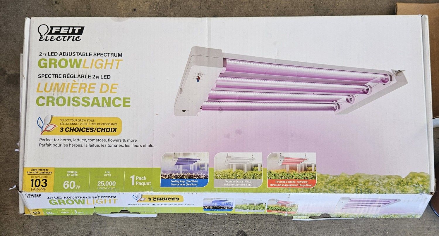 Felt Electric $125 OBO 2 Ft. Adjustable Spectrum GROWLIGHT Set of 2