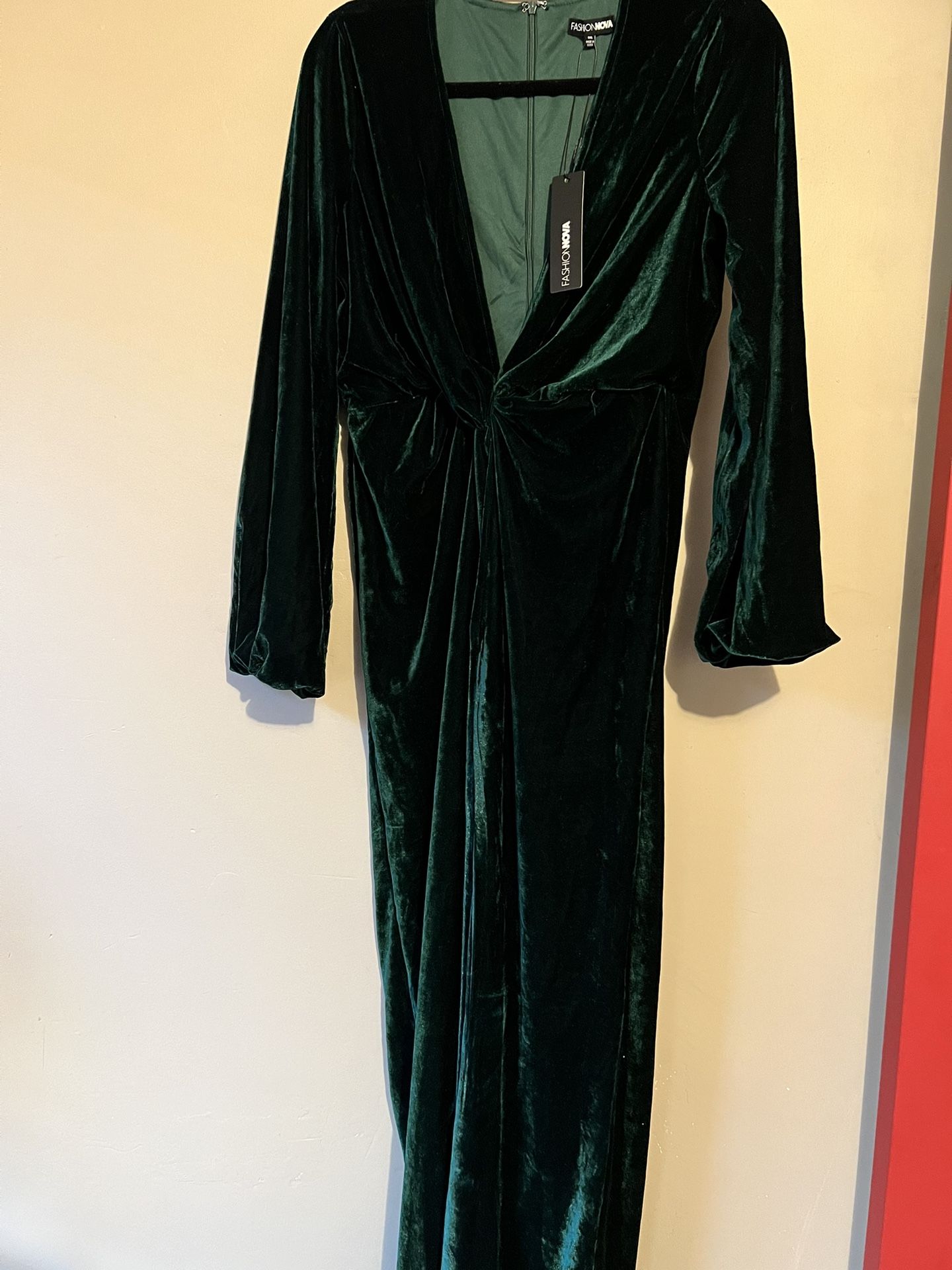 Fashion Nova!! Hunter Green Velvet Dress. XL