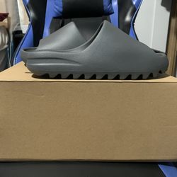 Brand New adidas Yeezy Slide Slate Grey Size 9