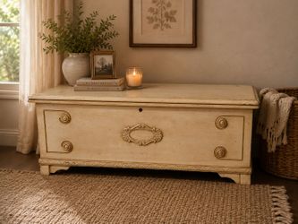 Vintage Blanket Chest with Hidden Storage