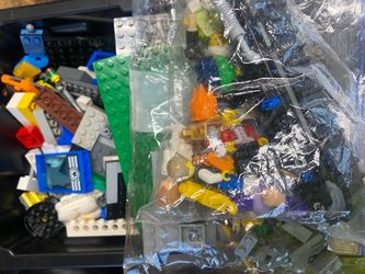 Mixed LEGO Pieces and Minifigures Lot