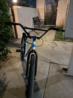 Bicicleta thkone