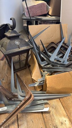 Free light out door and shelf bracket