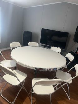 Sillas y mesas