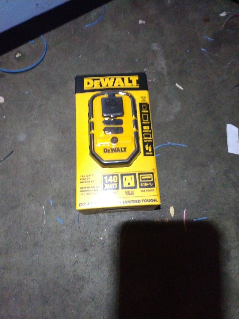 DeWalt 140 Watt Power Inverter