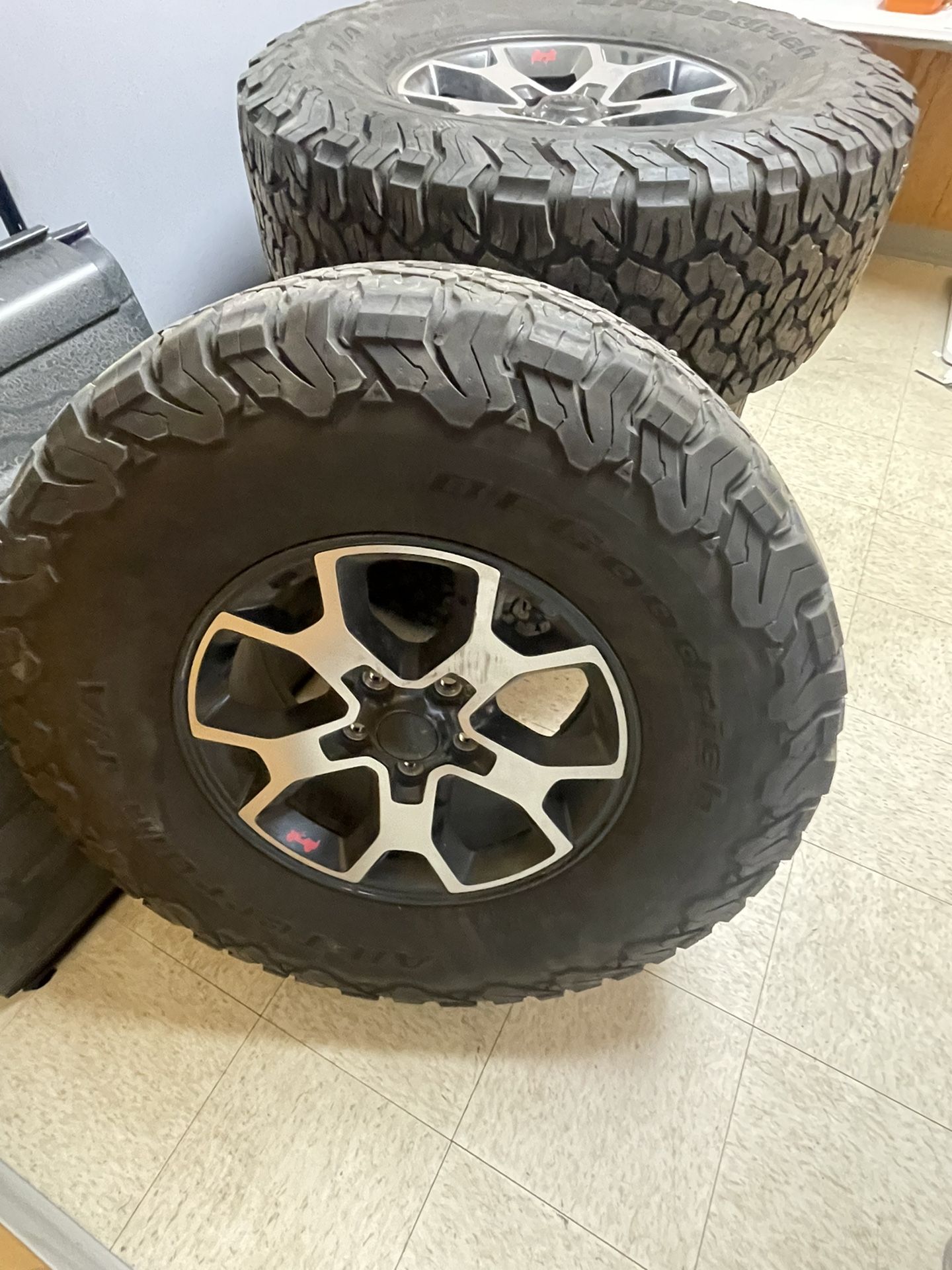 Rubicon JL Wheels With 35s Only 3k Miles On Tires for Sale in Riverside, CA OfferUp