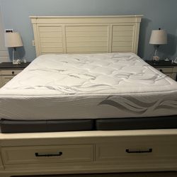 King size panel Bed With storage 