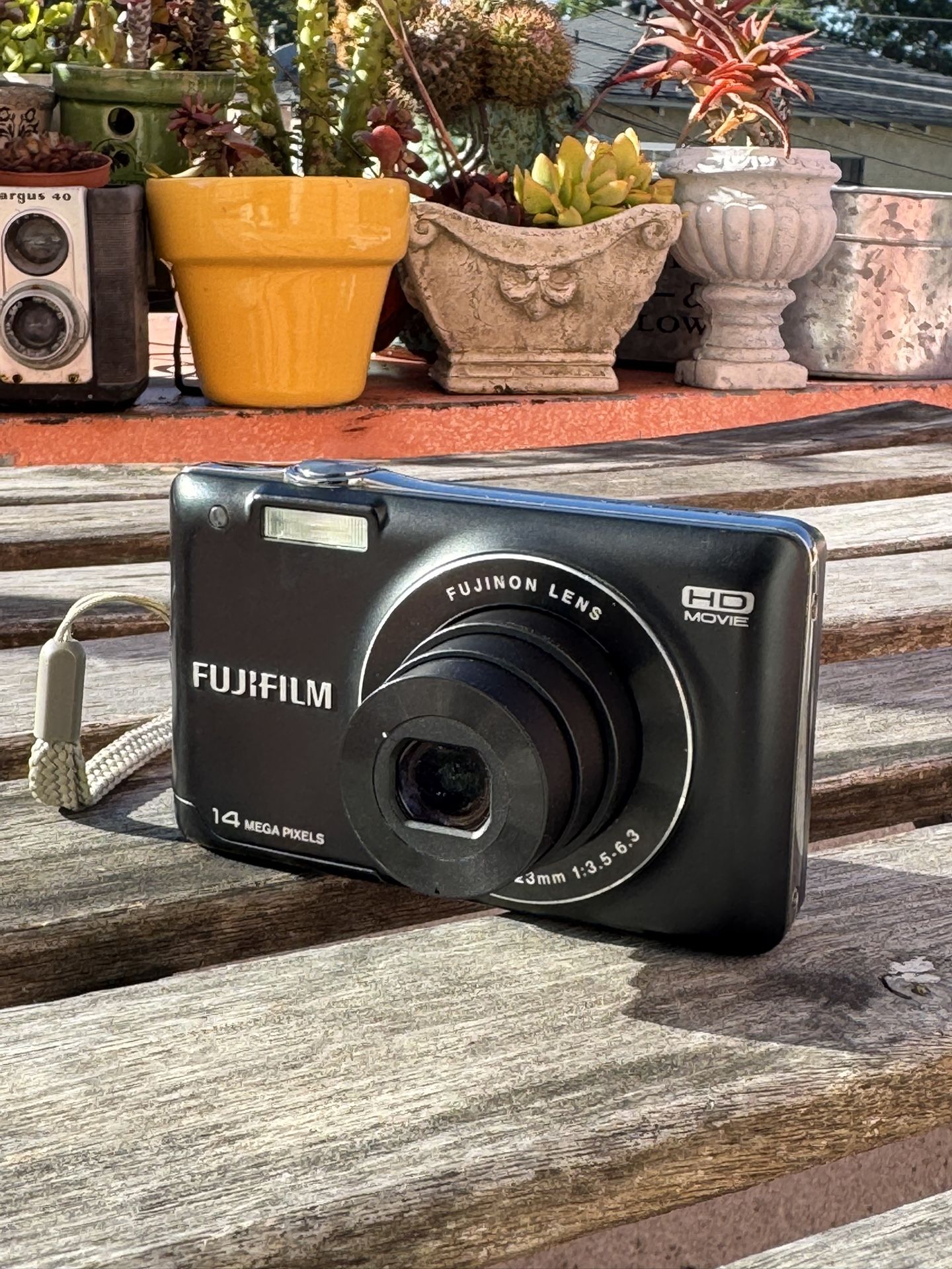 Vintage Fujifilm Y2K Digicam