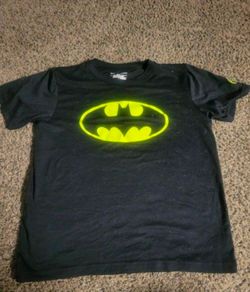 Batman shirt youth large