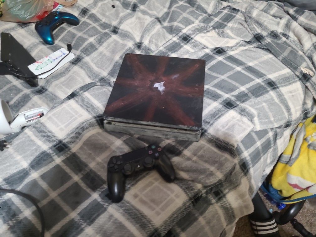 Ps4 And Controller