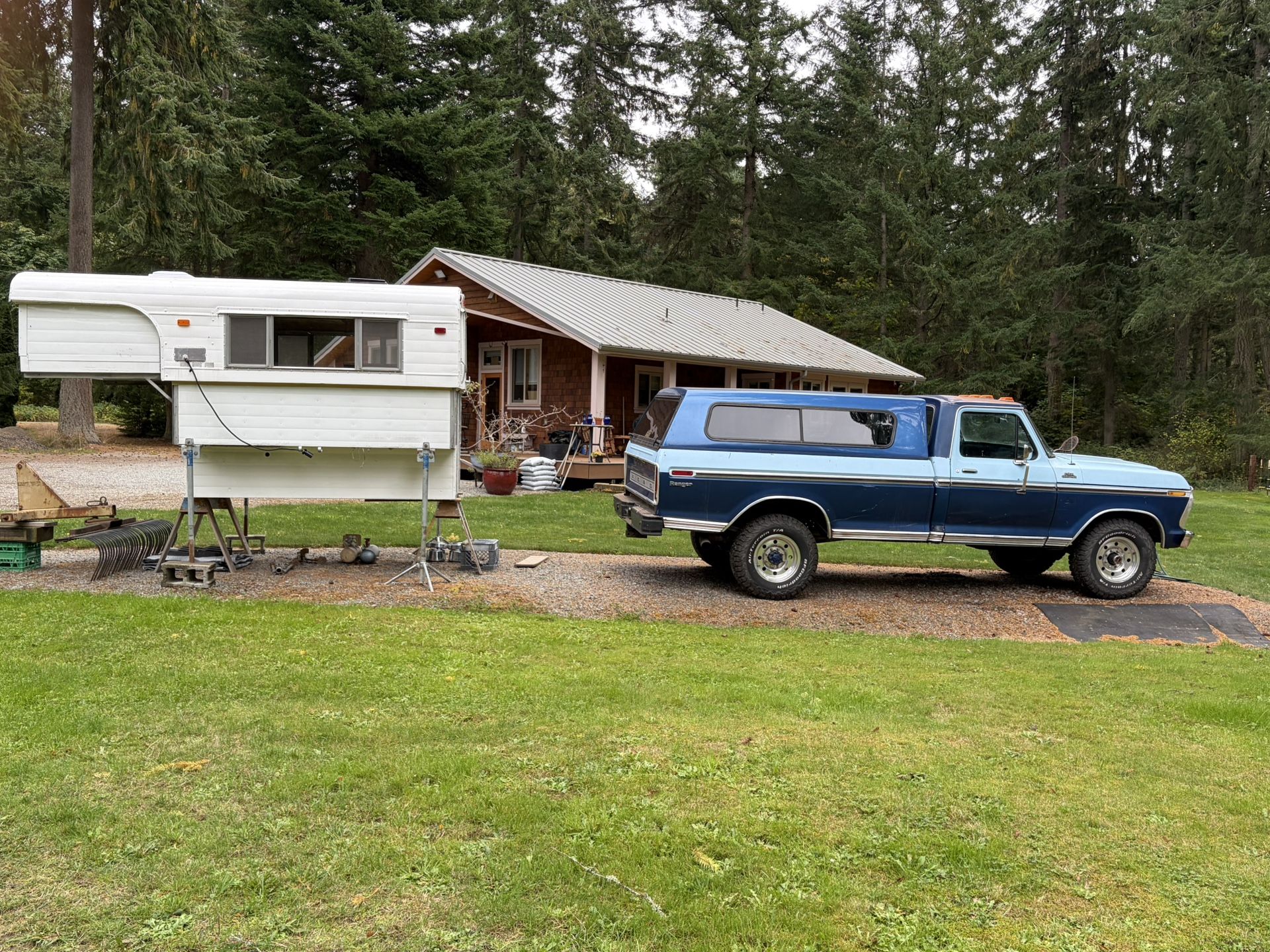 1977 Ford 4x4 4 Speed 1974 Alaskan Camper