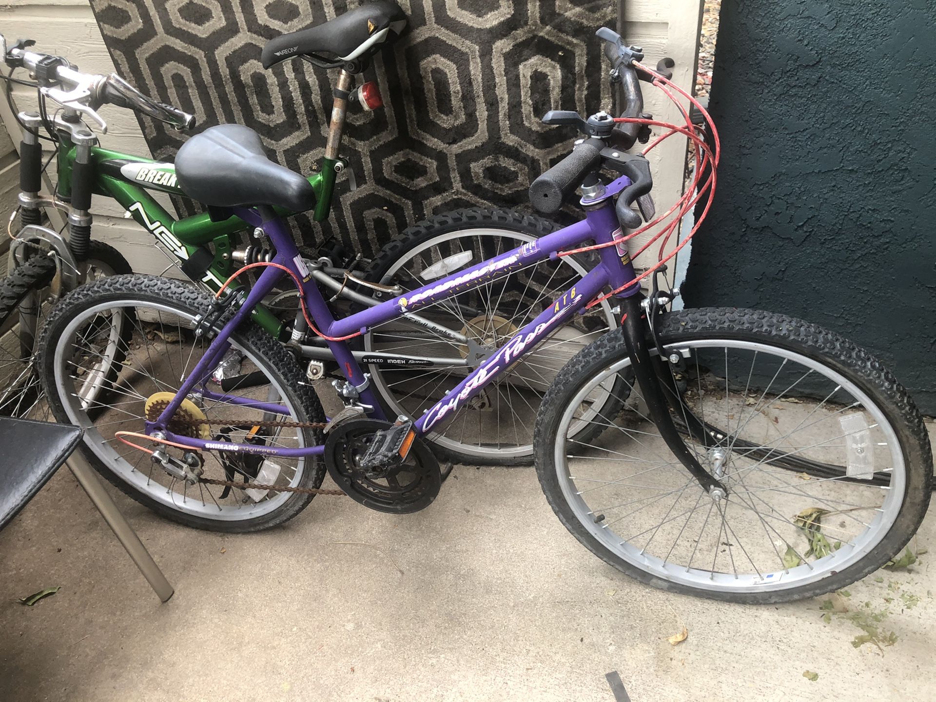 Bicycle good condition needs some work 25$ size 24 in