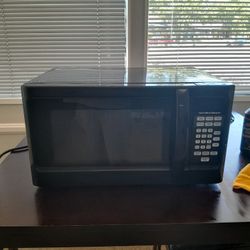 Nice 1000 Watt Microwave. Works Great And Clean