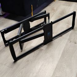 50"- 90" Full Motion TV Wall Mount 