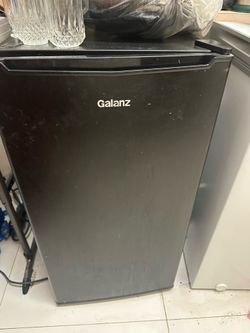 Mini fridge like new