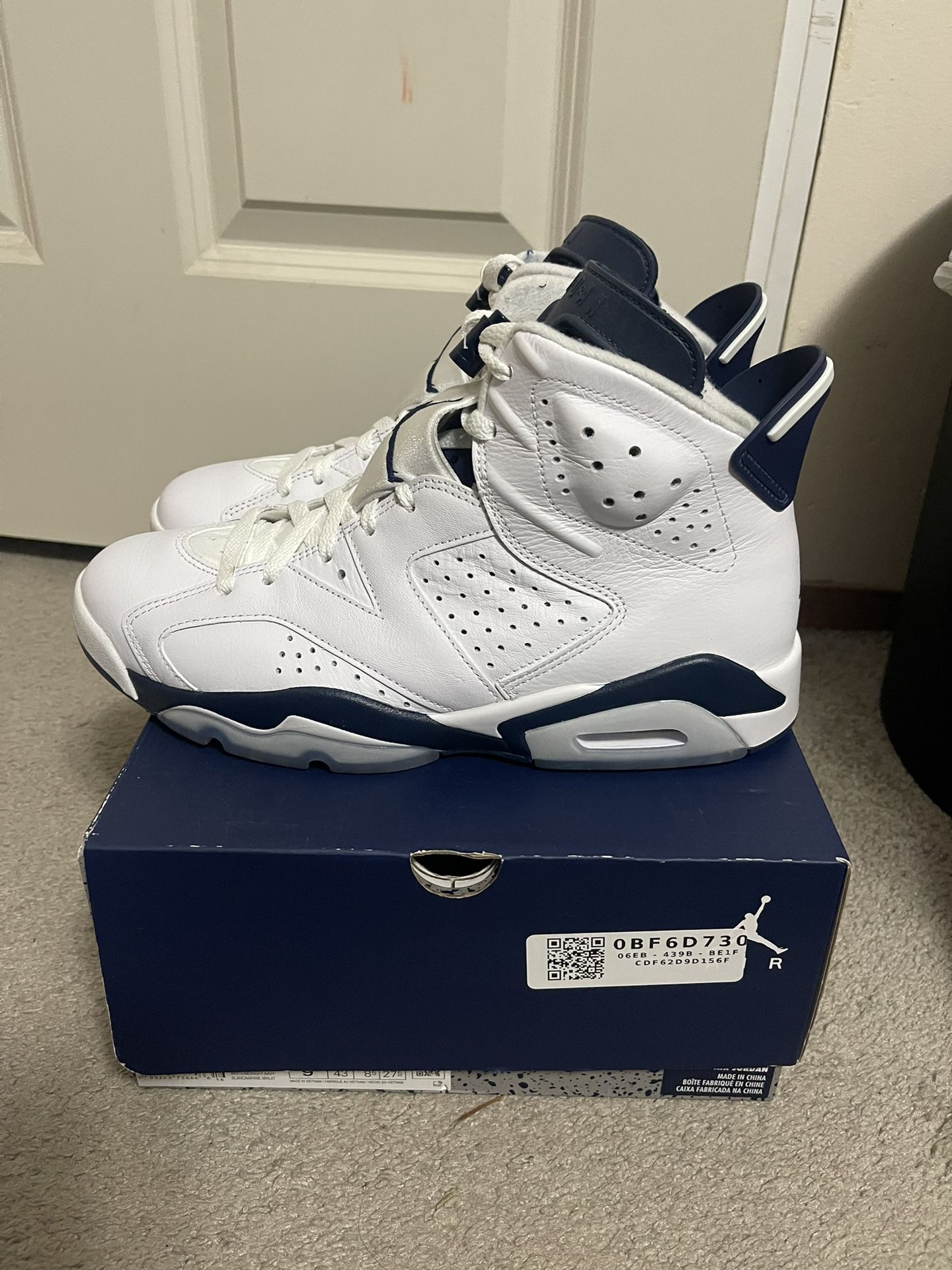 JORDAN 6 MIDNIGHT BLUE SIZE 9.5 WORN TWICE