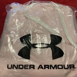 Great Gift 🎁 Womens  Brand New Sweater Under armour