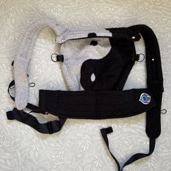 Ying yang artipoppe carrier