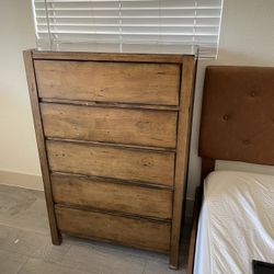Talk Chest 5 Drawer Dresser 