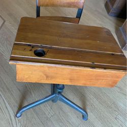 Vintage Child's School Desk & Chair Wood And Metal With Flip Up Top Swivel Chair