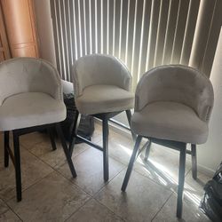 3 Bar stools