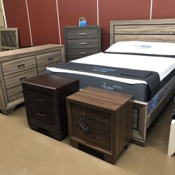 Queens bedroom Set