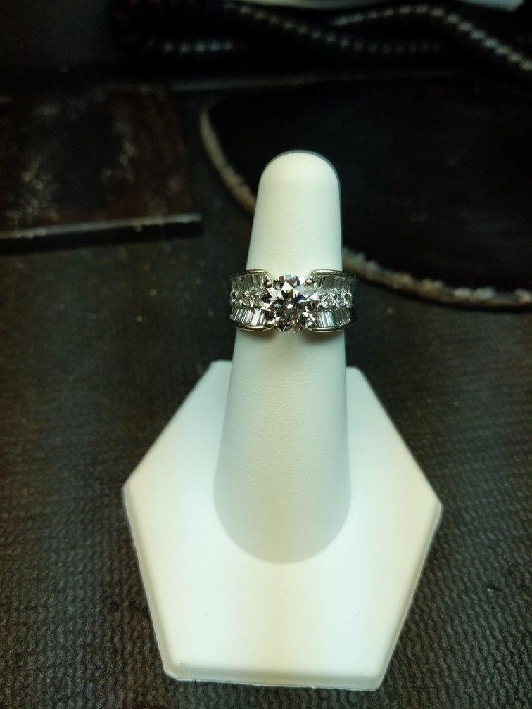 14 Karat Diamond Ring With Stunning Center Round