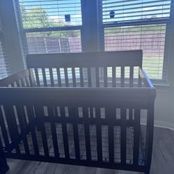 4 In 1 Convertible Crib