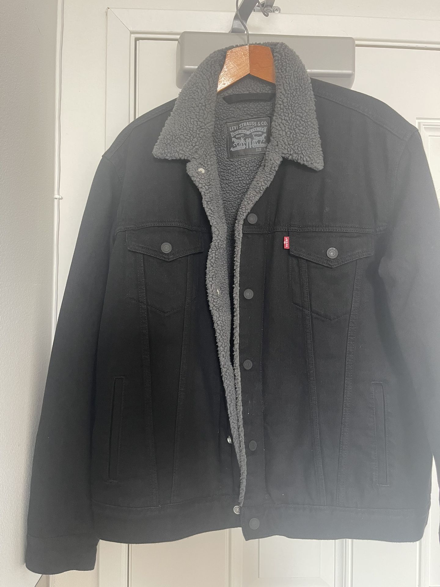Black Levi's jacket with sherpa lining.