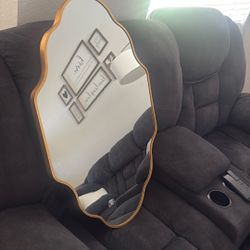 Mirror brad new in box