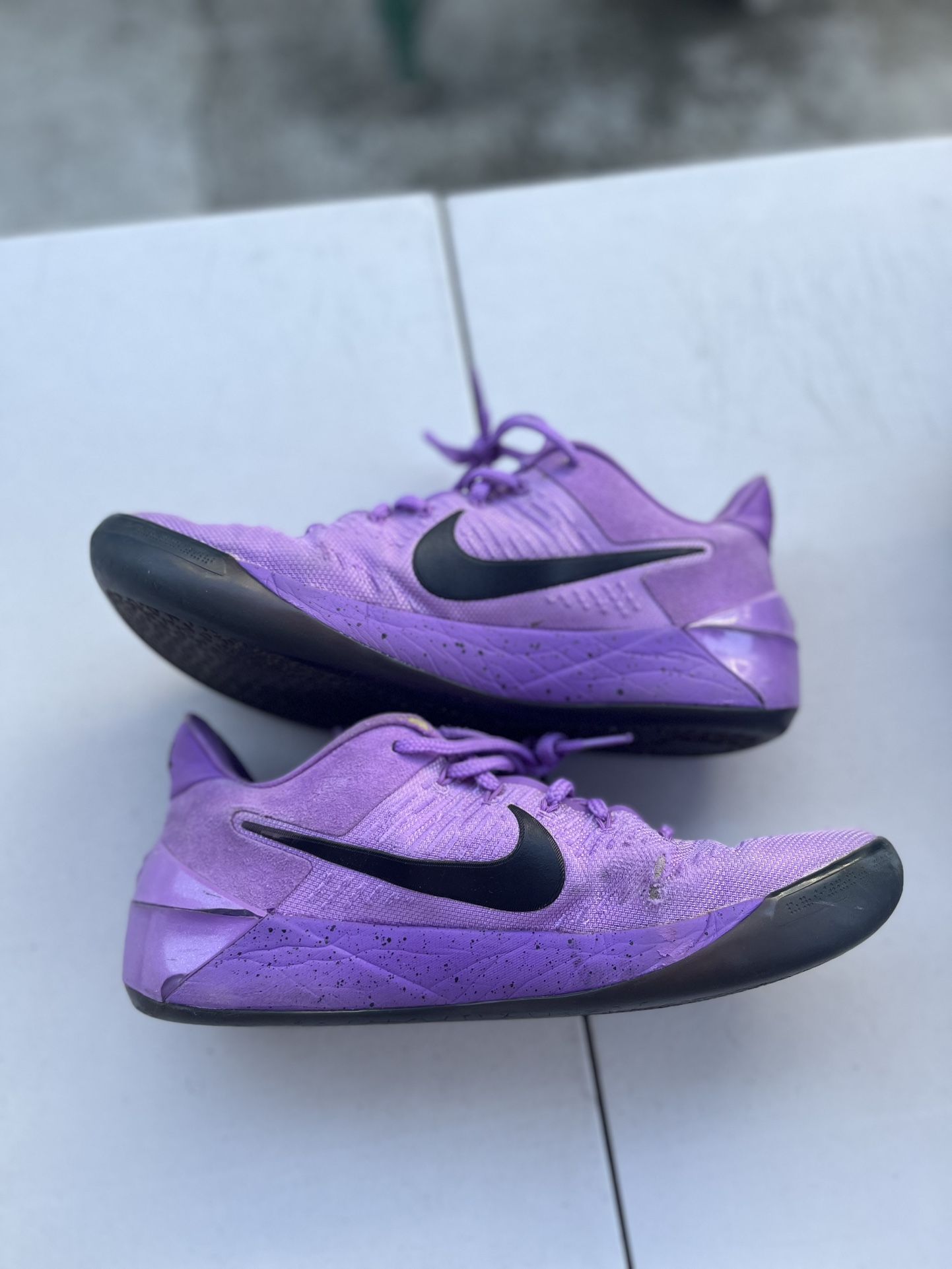 Nike Kobe Purple Basketball shoes 