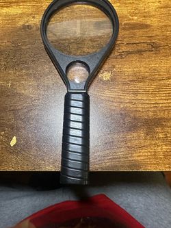 Black Handheld Magnifying Glass