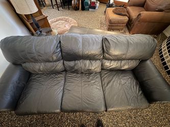Black Leather Sofa/Loveseat and Recliner set!! – Nailhead Trim – $250 -SERIOUS BUYERS ONLY