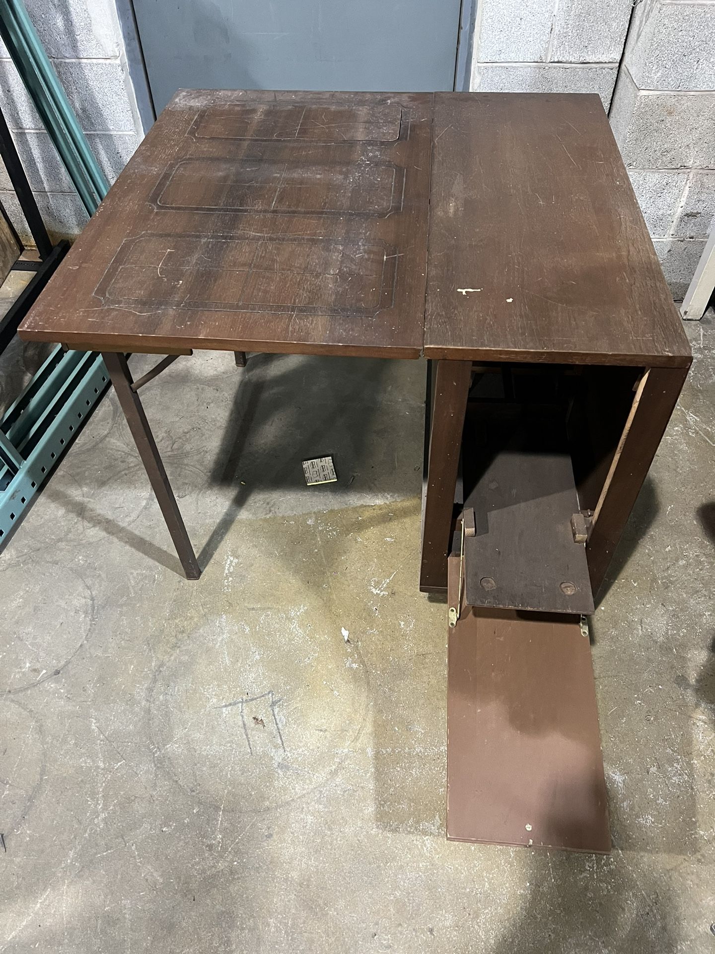 Vintage Sewing table NO SEWING MACHINE INCLUDED p/u Willow Grove, PA