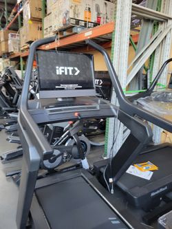 2025 Model Nordictrack X24 Treadmill 40% incline 22x60 belt - 2200$