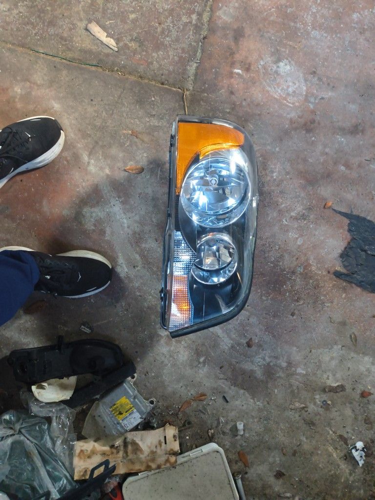 2015 To 2019 Mercedes-Benz GLA 250 Right Passenger Headlight